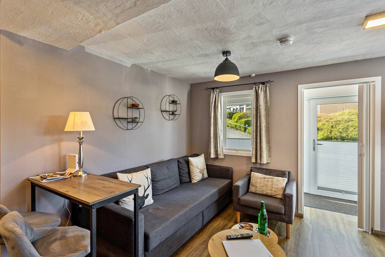 Geheel appartement, Vakantiewoningen Löwenstein Fewo 2 met gemeenschappelijke tuin en wifi in Willingen, Upland