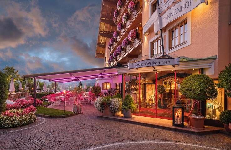 Hotel für 4 Personen, mit Garten und Pool sowie Whirlpool und Sauna in Alpendorf