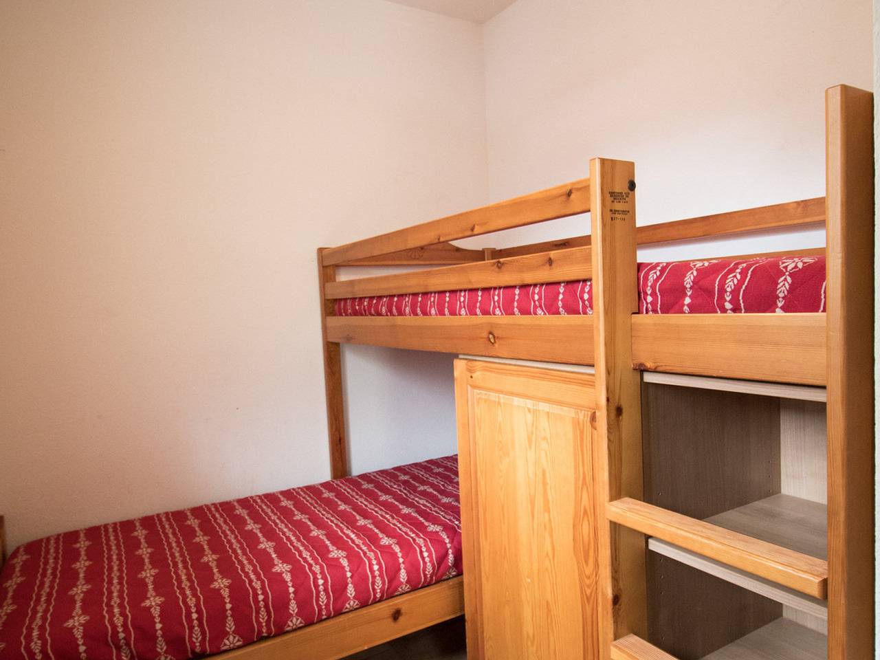 Ganze Wohnung, Geräumige 6 Pers Wohnung an der Piste mit Balkon und Parkplatz in Lanslebourg-Mont-Cenis, Region Saint-Jean-de-Maurienne