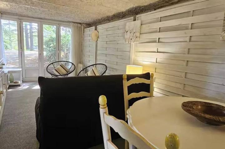 Downstairs Villa In A Wooded Park, In The Heart Of Nature in Pourcieux, Brignoles region