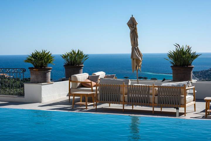 Gîte pour 10 personnes, avec piscine dans Golf Bluegreen Sainte-Maxime
