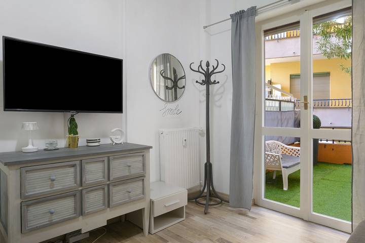 Appartamento intero, Appartamento 'Lally's Nest' con terrazza privata, Wi-Fi e aria condizionata in Rapallo (Città), Rapallo