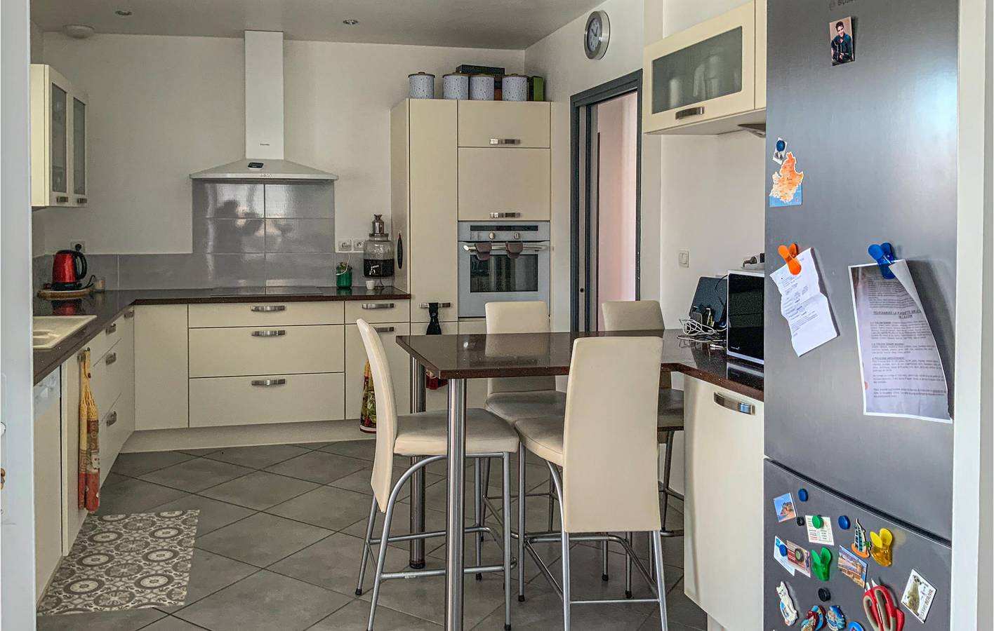 Charmant appartement avec piscine, parking et WiFi - Mallemort in Mallemort, Région d'Arles