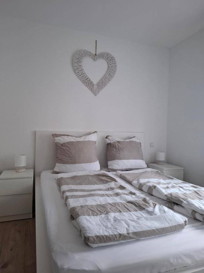 Geheel appartement, One-Bedroom Apartment in Phantasialand, Brühl