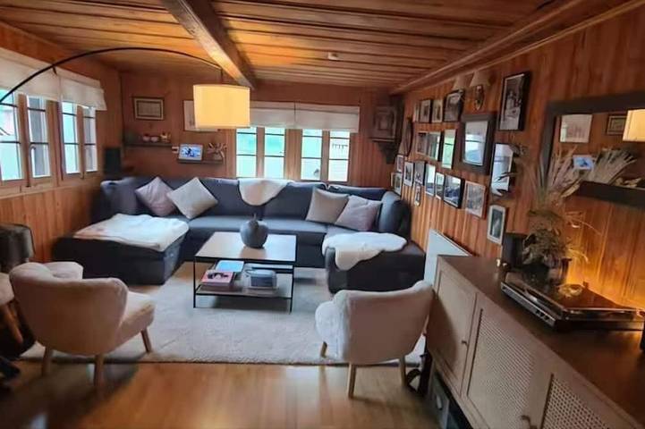 Gîte pour 8 personnes, avec balcon dans Vissoie