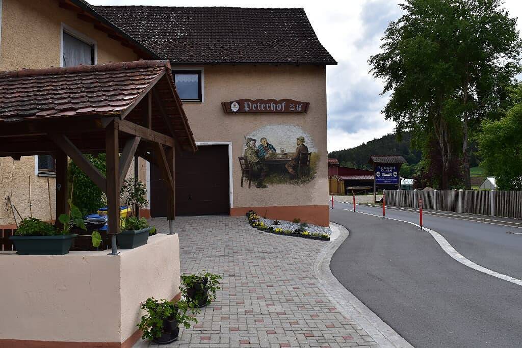 Landgasthof Peterhof - Dreibett-Zimmer in Etzelwang, Ostbayern