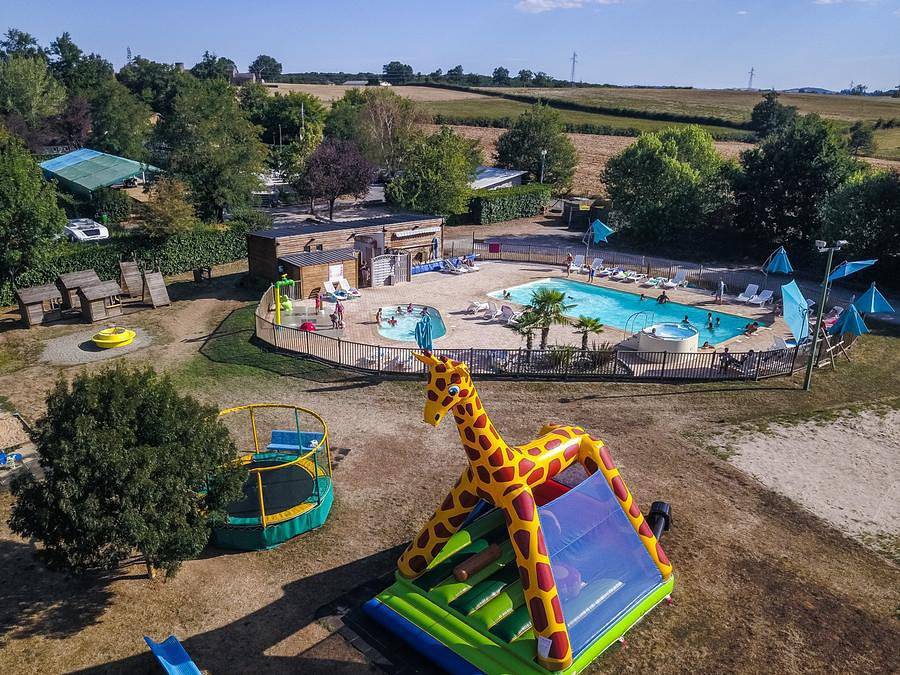 Camping voor 6 Personen in Naucelle, Centraal Massief