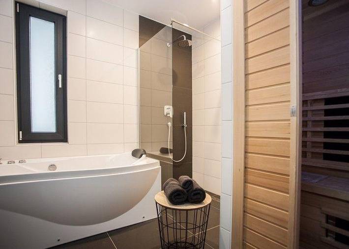 Holiday home for 8 people with hot tub in Neuastenberg, Winterberg