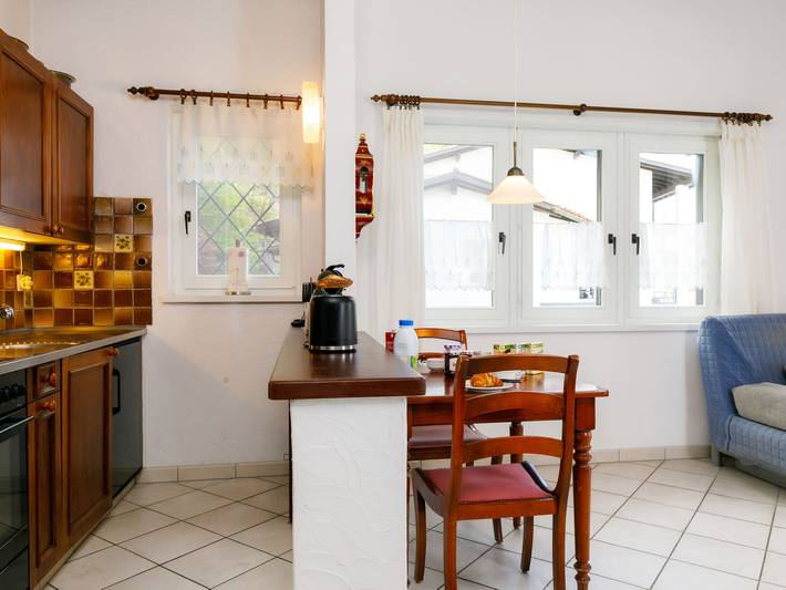 Ferienwohnung für 2 Personen, mit Seeblick und Balkon sowie Garten in Gambarogno - 3