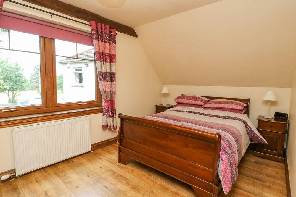 Glenmhor Apartment, character holiday cottage in Fort William in Nevis Range, Fort William