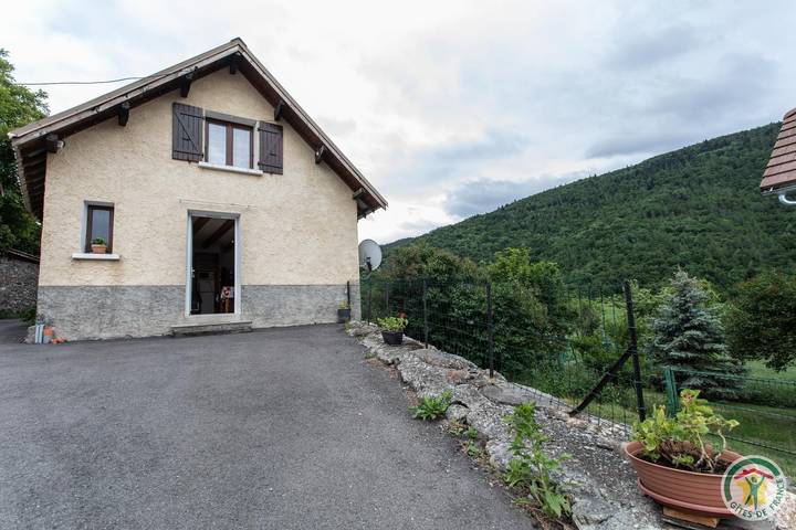 Ferienhaus am See mit Doppelbett, Heizung, 1,5km zum Lac de Serre-Ponçon in Chorges, Nationalpark Écrins