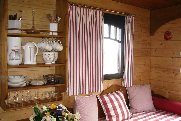 Location de vacances pour 22 personnes, avec jardin à Thouarcé - 2