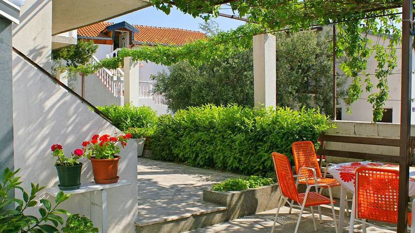 Apartament wakacyjny dla 4 osób, z widok i taras w Podaca