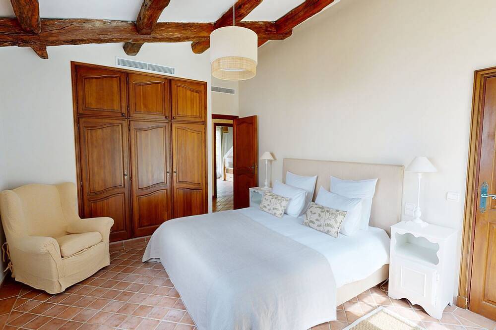 Villa L’Eden – Provençal Charm, Stunning Views in Èze, Nice region