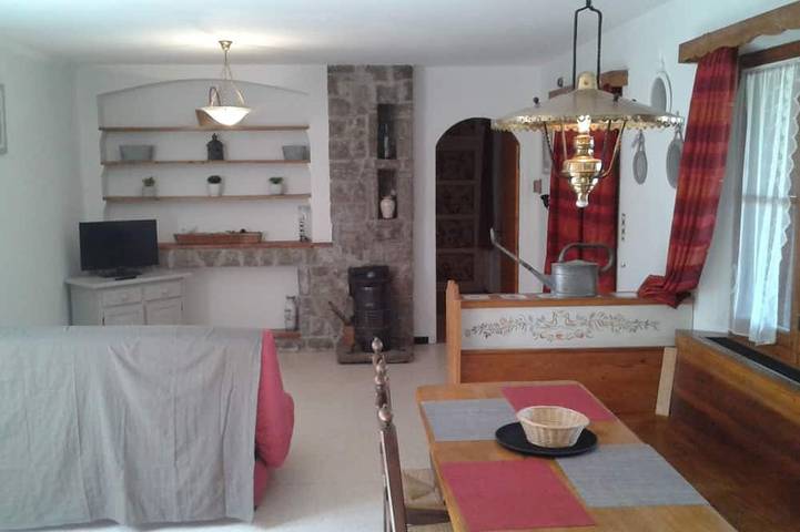 Location de vacances pour 2 personnes, avec terrasse ainsi que jardin et piscine à Balazuc - 4