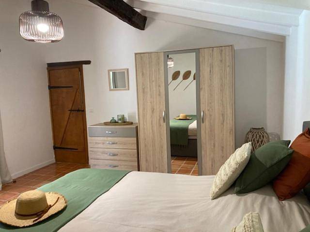 Location de vacances pour 6 personnes, avec jardin et piscine à Valeilles - 4