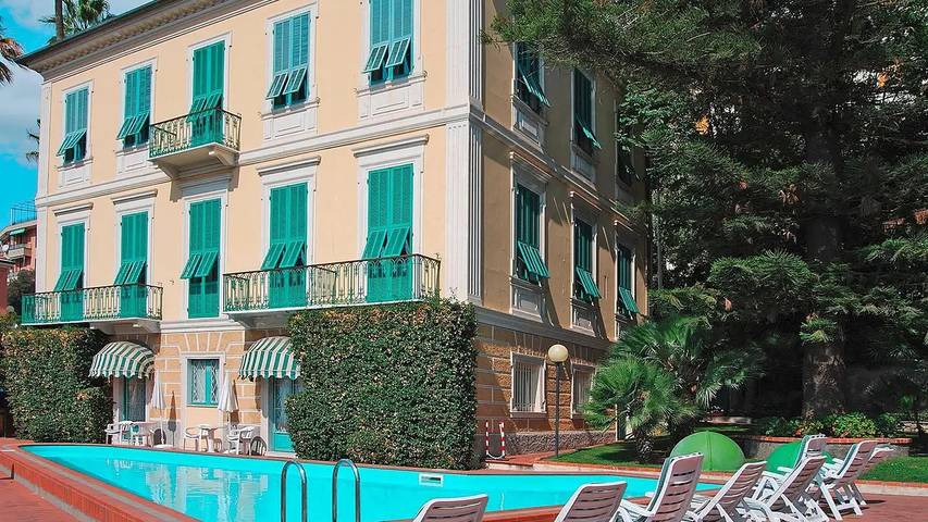 Villa pour 2 personnes, avec piscine à Imperia
