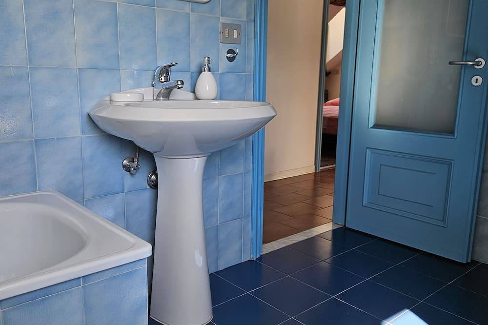 Entire apartment, The Attic of Vico Mandorla in Savona (City), Savona