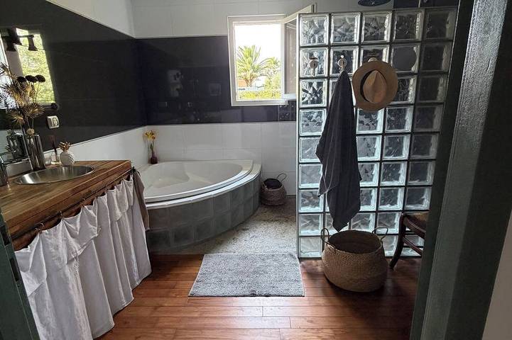 A cozy villa and spa between the ocean and the Basque Country... Le Clos des Chats Heureux in Saint-Martin-de-Seignanx, Côte d’Argent