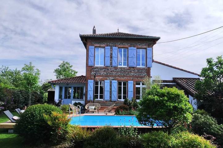 Location de vacances pour 8 personnes à Lavernose-Lacasse