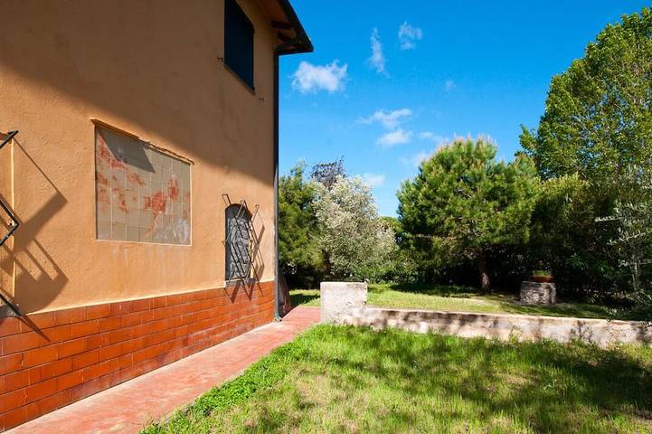 Casa vacanza per 8 persone, con giardino in Giannella