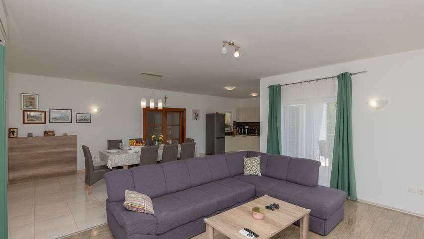 Villa Ruža - Omiš by Villas Guide in Dalmatinisches Zagora
