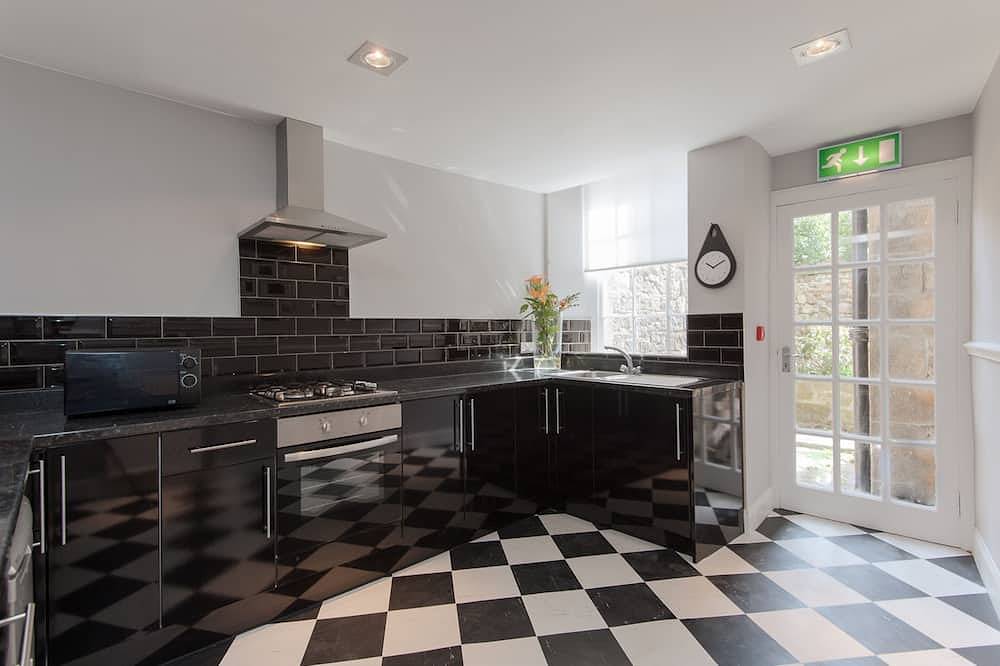 Entire apartment, Apartment in Prestigious location Central Edinburgh in Edinburgh, Edinburgh and Lothian