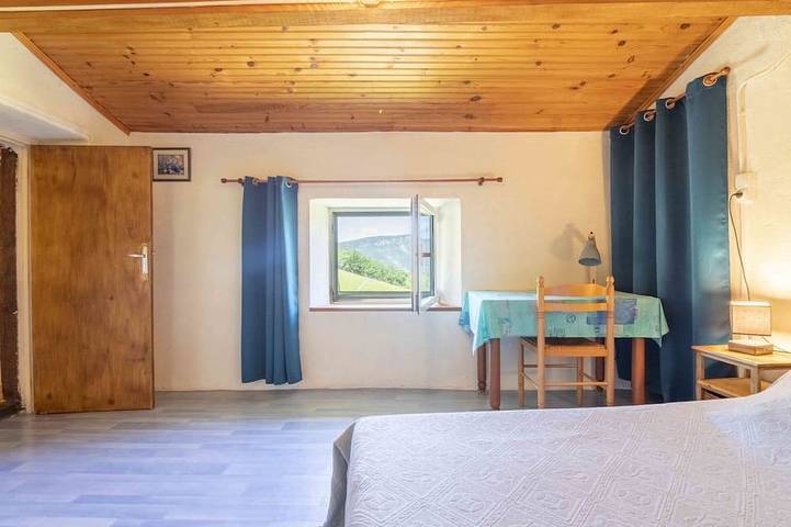 Location de vacances pour 4 personnes, avec jardin, animaux acceptés à Roche-Saint-Secret-Béconne - 4