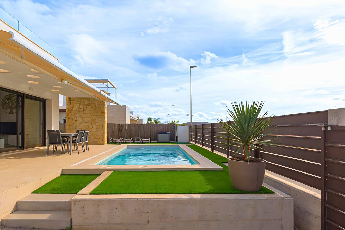 Villa moderne avec piscine privée au Golf Vistabella in Laguna Green, Orihuela