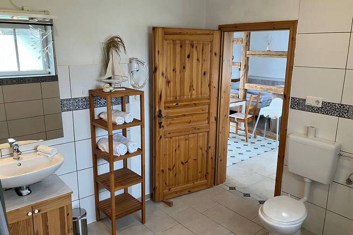 Ganze Wohnung, Studio-Apartment Ole Peerstall (Eg) - Appelbue: Urlaub im Storchendorf in Bergenhusen, Eider-Treene-Sorge