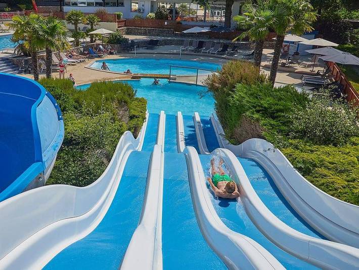 Lodge pour 5 personnes, avec bassin pour enfant