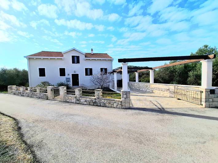 Finca für 4 Personen, mit Terrasse und Garten in Kroatien