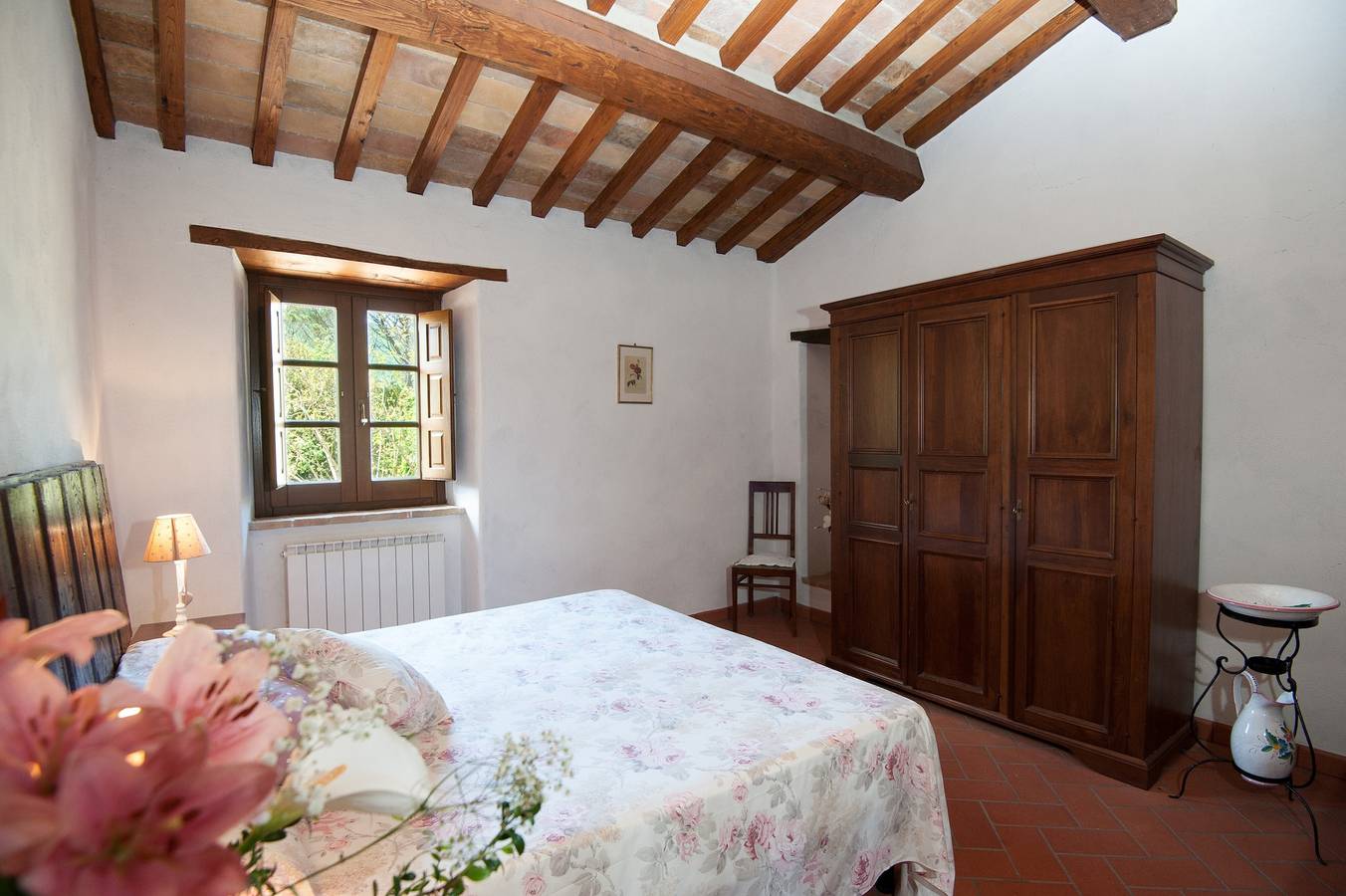 Apartment "Pilari Castagnolo" with Mountain View, Shared Pool & Wi-Fi in Cortona, Arezzo Province