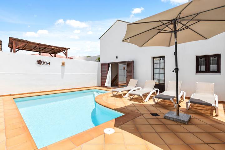Villa für 6 Personen, mit Terrasse und Garten in Arrecife