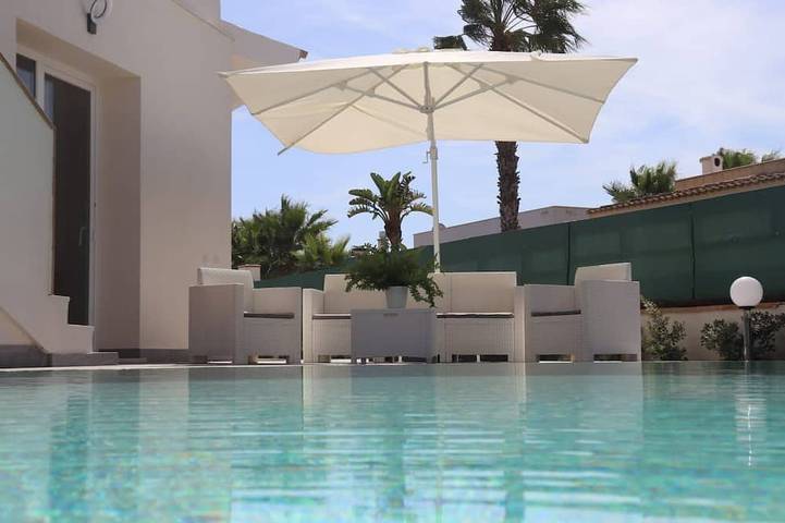 Ferienhaus für 6 Personen, mit Pool und Garten