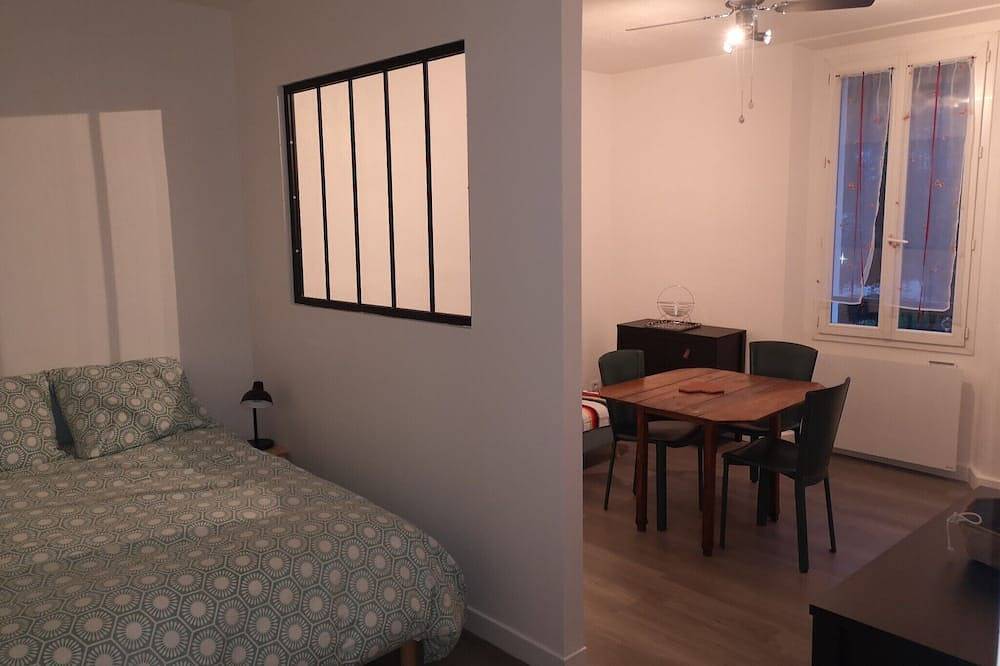 Ganze Wohnung, Joli T1 , 36m2, sur Terrain de 1700m2, Proche Commerces et Plages in Le Pradet, Mittelmeerküste (Frankreich)