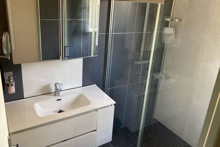 Location de vacances pour 5 personnes, avec jardin à La Valette-du-Var - 4