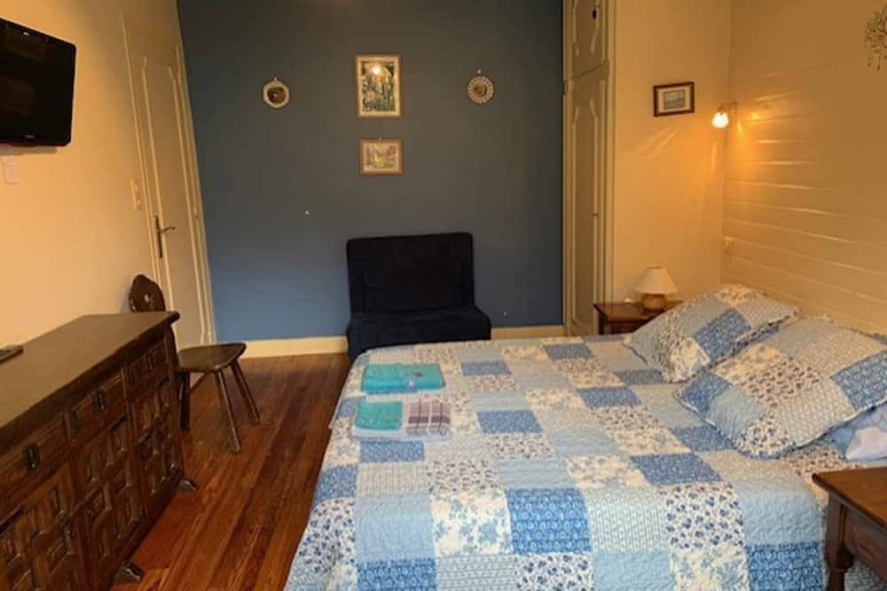 Appartement entier, Appartement et jardin - T3 dans maison \"Les Douglas\" Animaux acceptés in Luchon-Superbagnères, Bagnères-de-Luchon