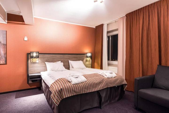 Hotel für 5 Personen, mit Whirlpool und Terrasse sowie Pool und Sauna, mit Haustier in Linköping - 4
