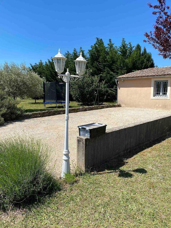 Location de vacances pour 10 personnes, avec terrasse ainsi que jacuzzi et piscine, animaux acceptés à Cavillargues - 3