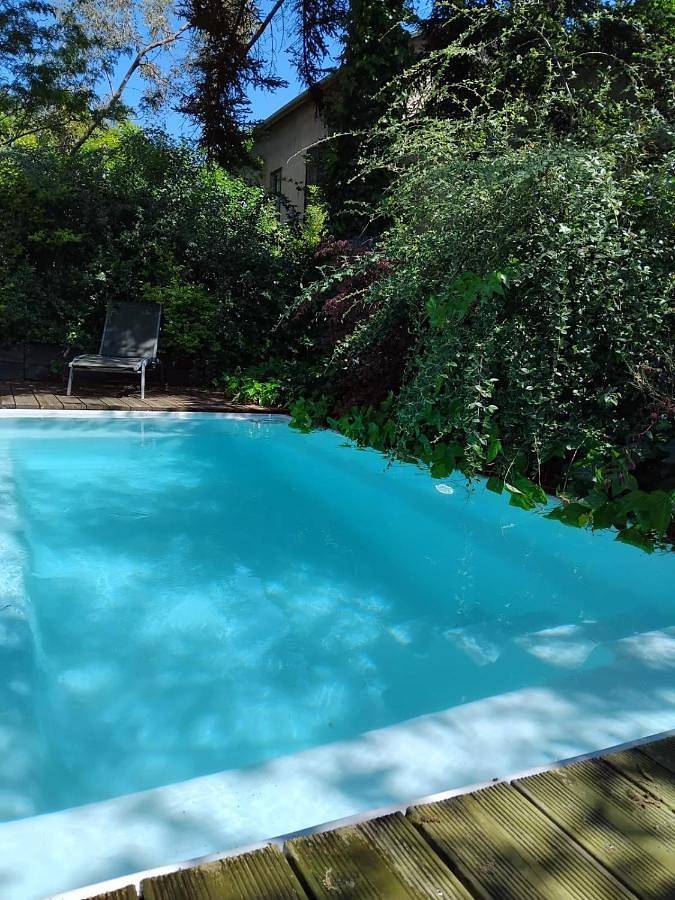 Maison d’hôte pour 2 personnes, avec jacuzzi ainsi que piscine et jardin à Fontaines-Saint-Martin