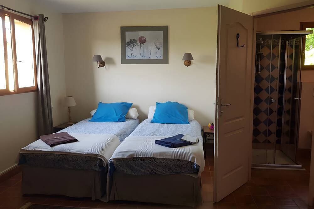 Chambre d’hôtes « Chevreuil » avec piscine partagée, jardin commun et Wi-Fi in Hauterives, Région de Valence