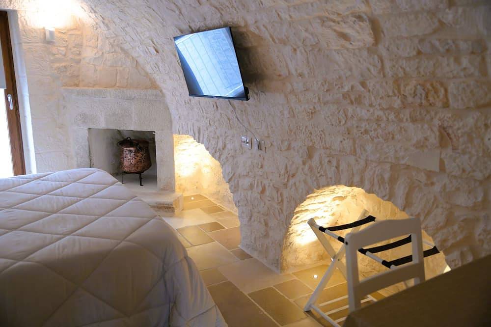 Cummersa - Campanile Inn;\ncomfortable room in  historic building in Locorotondo in Locorotondo, Bari Province