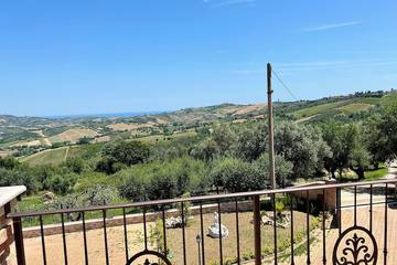 Gîte pour 4 personnes, avec terrasse et jardin à Mosciano Sant'Angelo