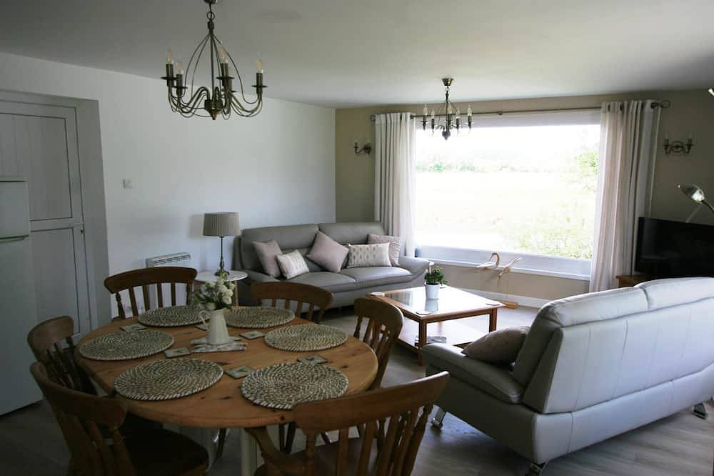 2 chambres ensuite, un gîte spacieux et bien aménagé avec vue sur la rivière Authie in Nampont, Région d'Abbeville