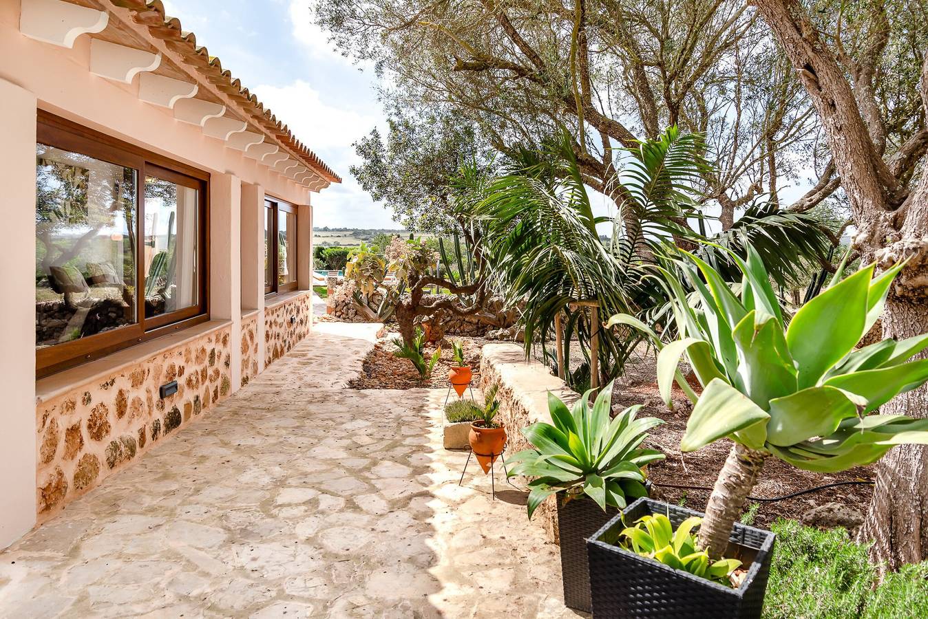Maison de campagne "Ses Cases" avec vue sur la montagne, piscine privée et Wi-Fi in Manacor, Majorque de l'Est