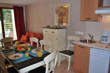 Gîte pour 4 personnes, avec balcon et piscine, animaux acceptés à Barjac