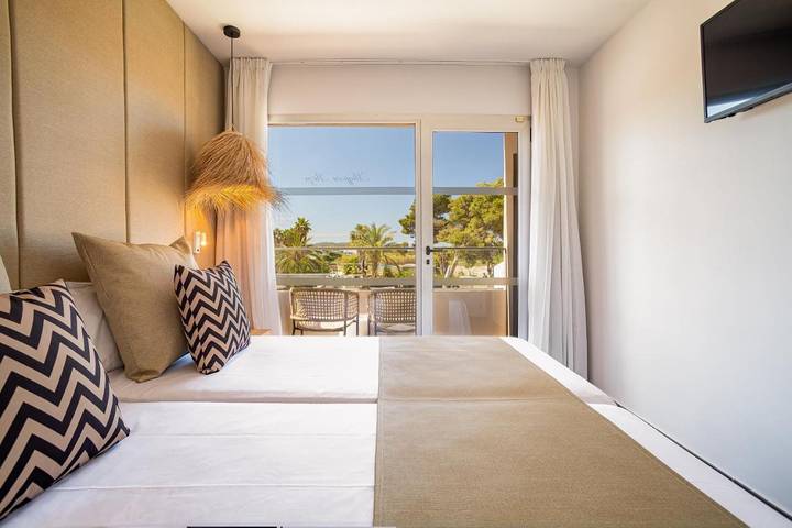 Location de vacances pour 4 personnes, avec jardin et sauna ainsi que vue et piscine dans Playa d'en Bossa - 3