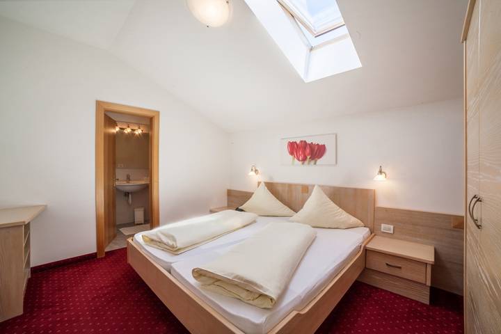 Hel lägenhet, Apartment "Texelblick Rainegg" with Mountain View, Wi-Fi, Garden & Balcony in Schenna, Sarntal Alperne