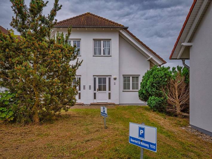 Ferienwohnung für 4 Personen, mit Terrasse und Pool sowie Sauna, mit Haustier in Sagard